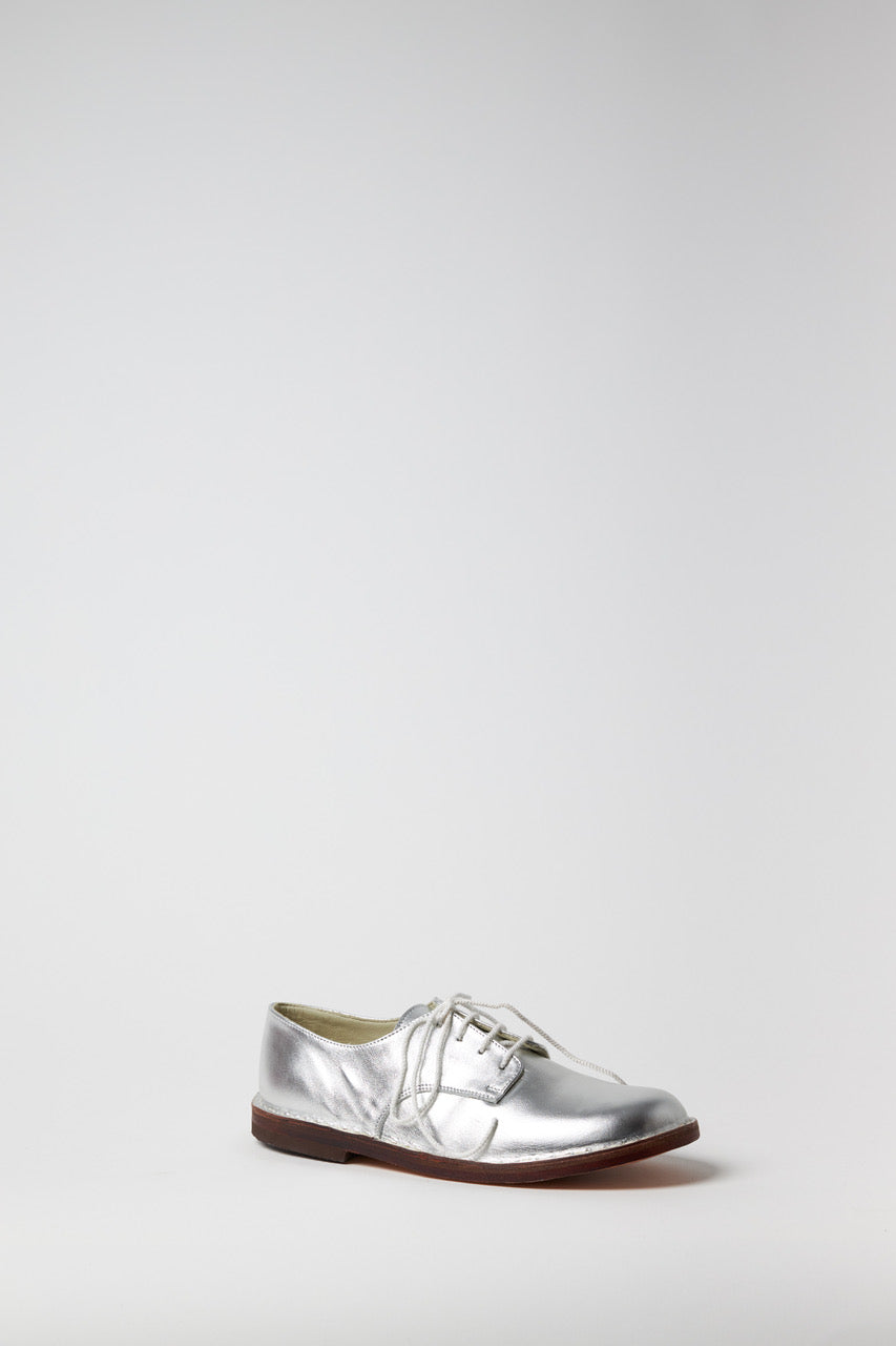 Easy Lace-Up Shoe