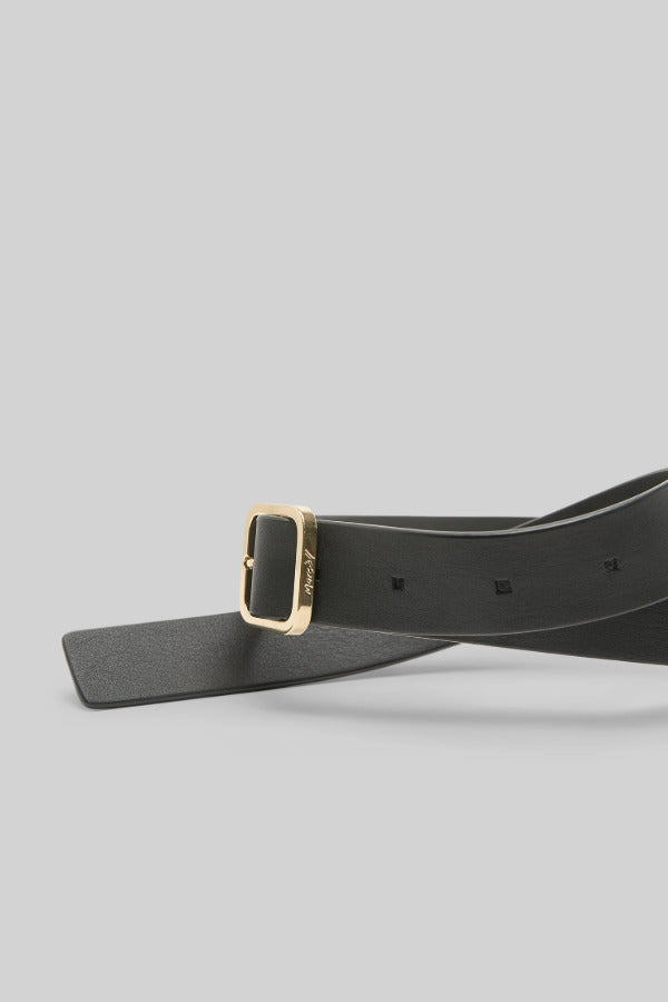 Side view of black marsell quadra belt on white background, with no model shown.