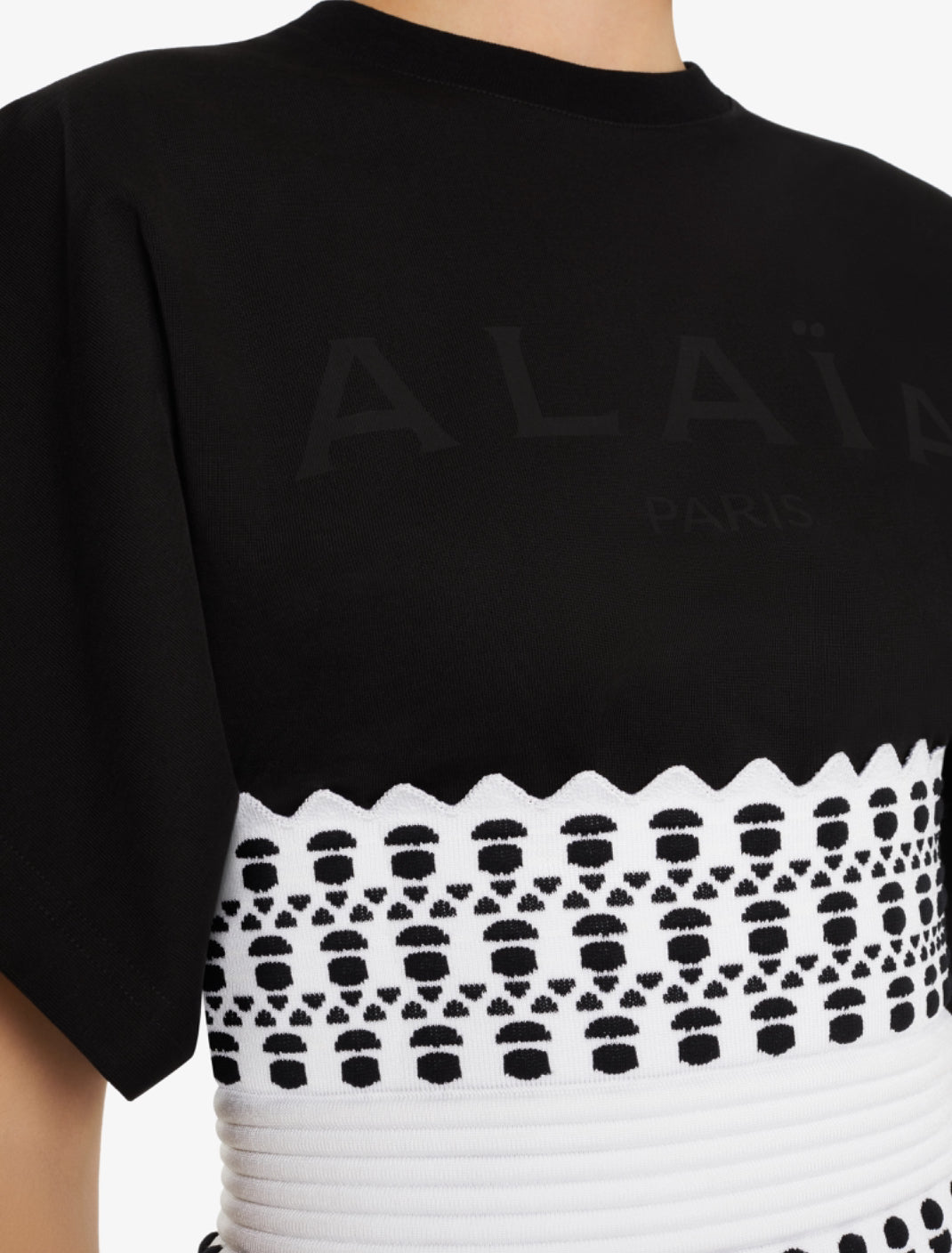 alaia-vienne-stretch-knit-corset-belt-black-and-white-amarees