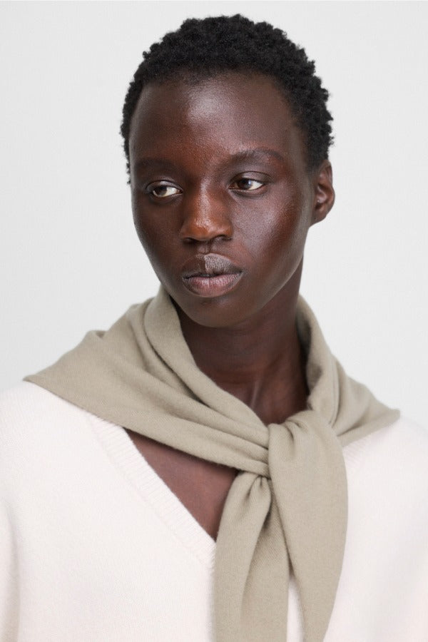 Extreme Cashmere No 150 Witch Scarf