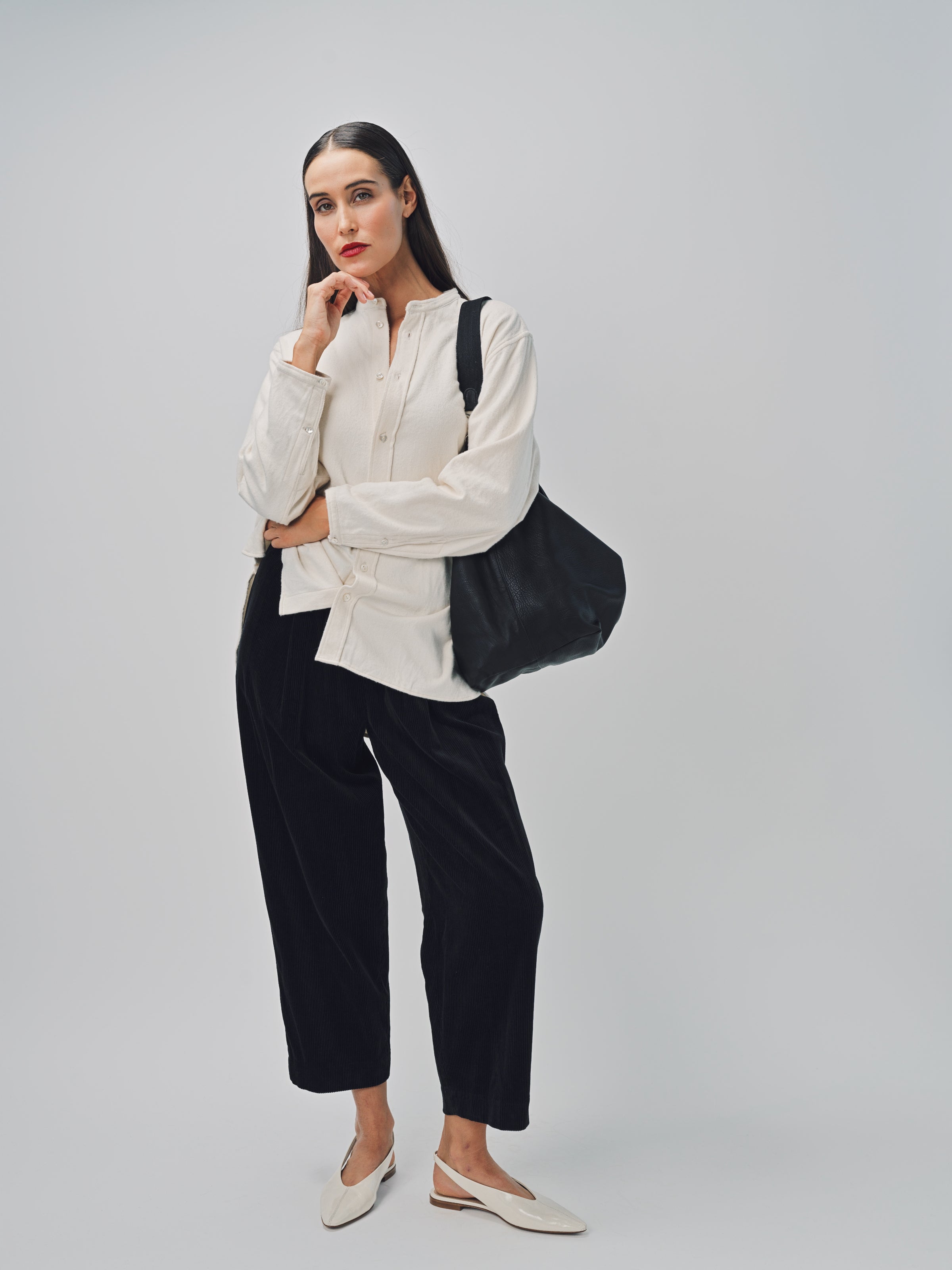 Arts & Science Zipper Laundry Shoulder Bag Black / One Size