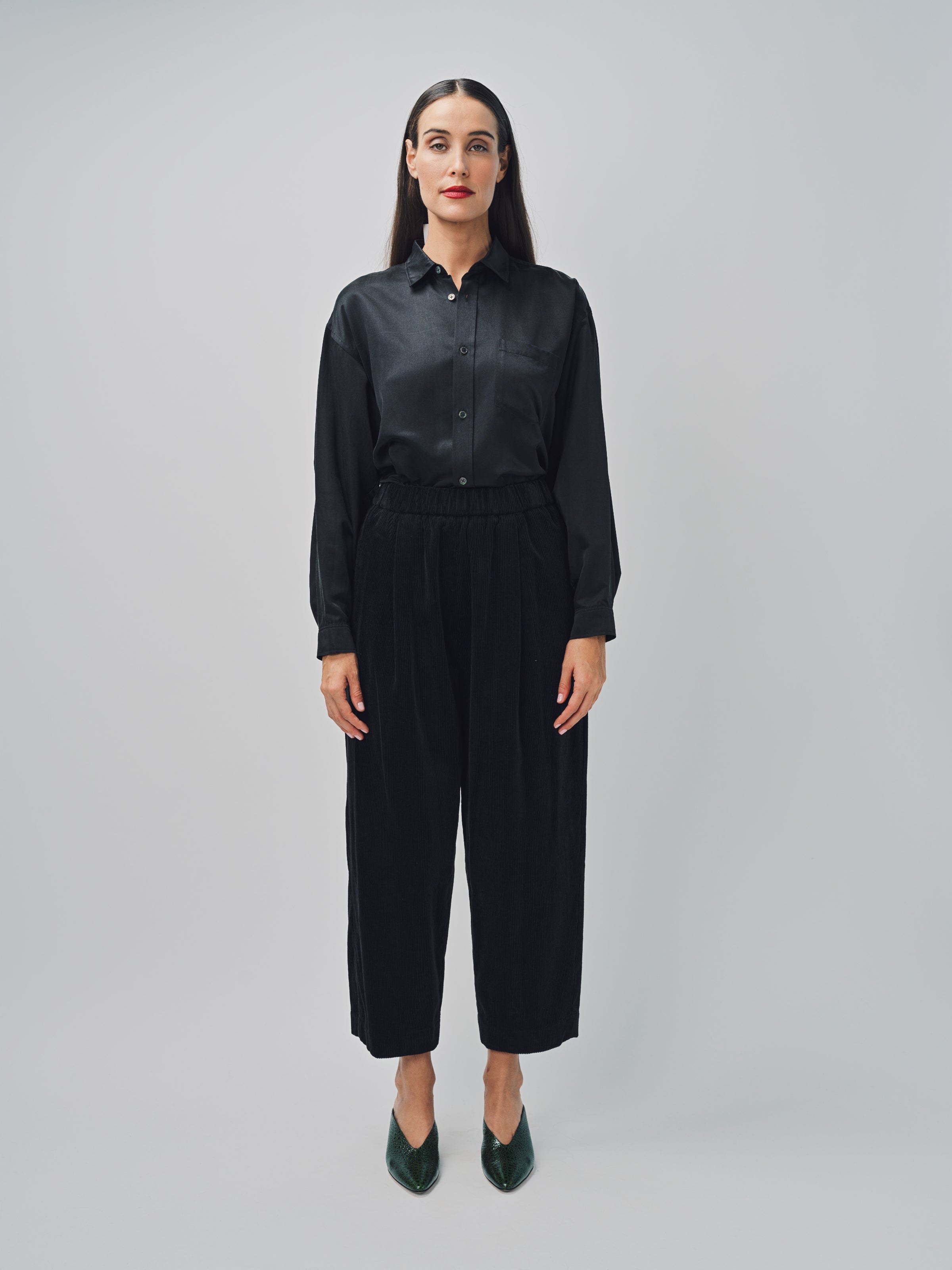 Arts & Science One Tuck Relaxed Pants Black/Navy / 0