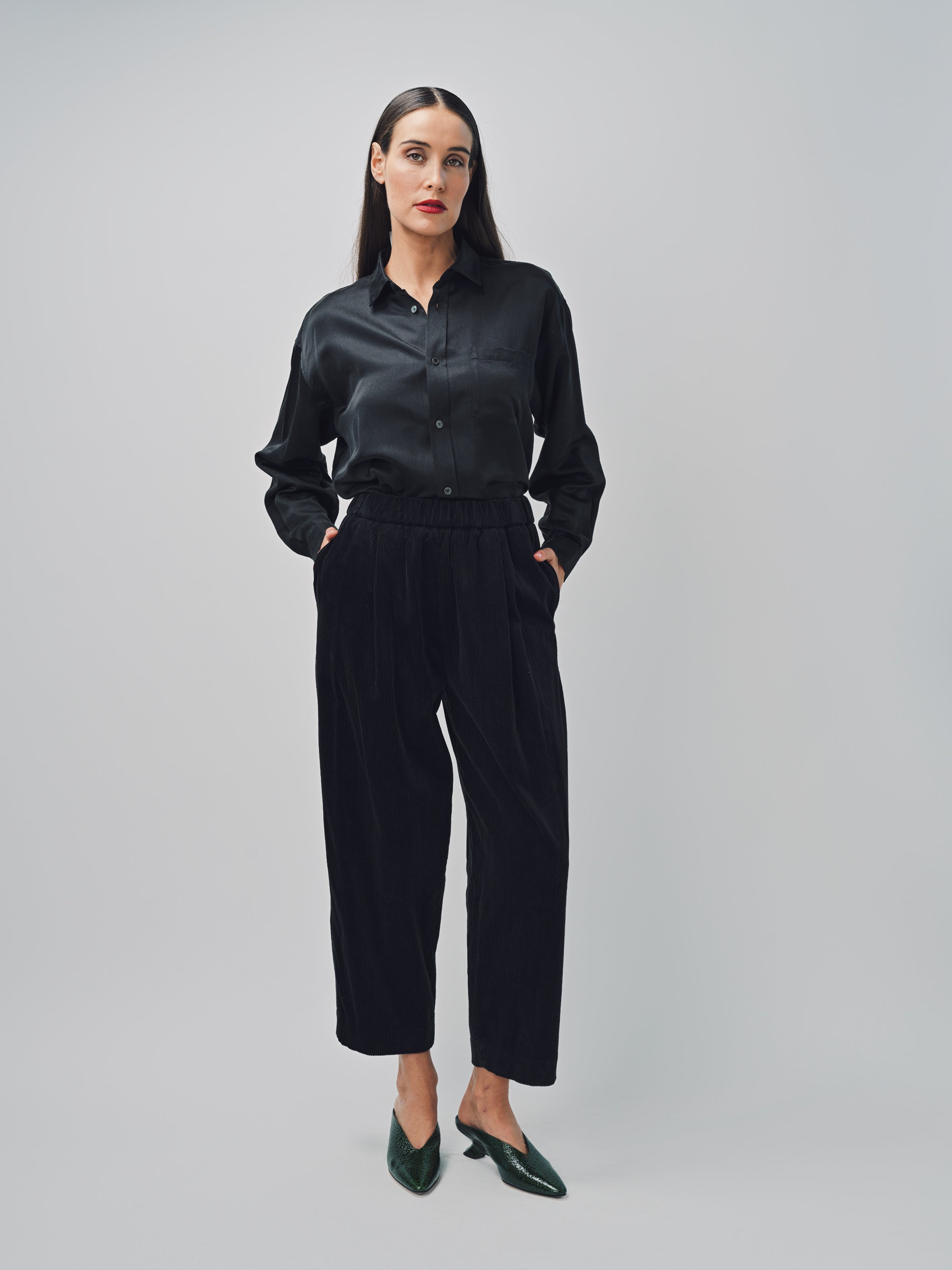 Arts & Science One Tuck Relaxed Pants Black/Navy / 0