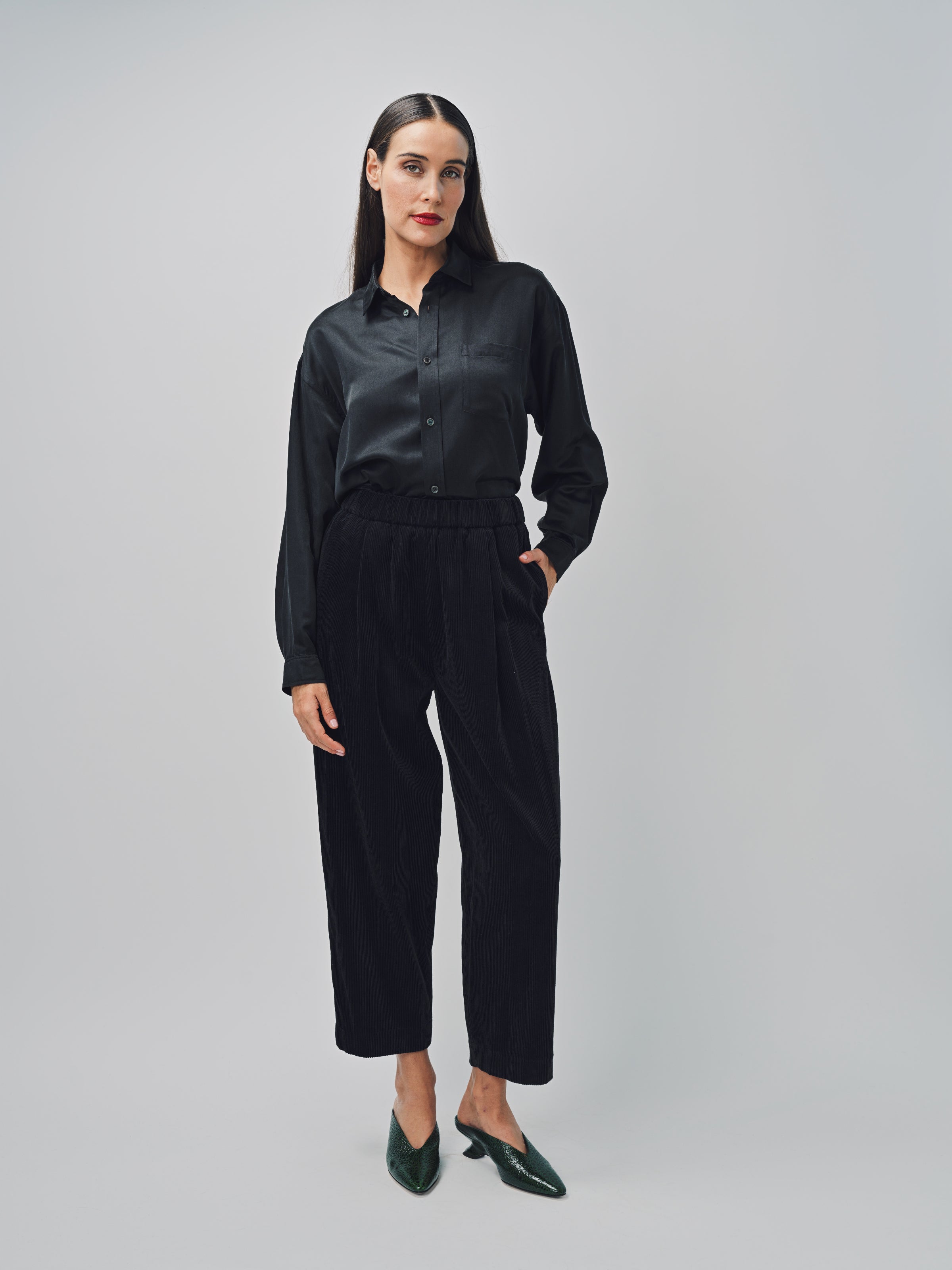 Arts & Science One Tuck Relaxed Pants Black/Navy / 0