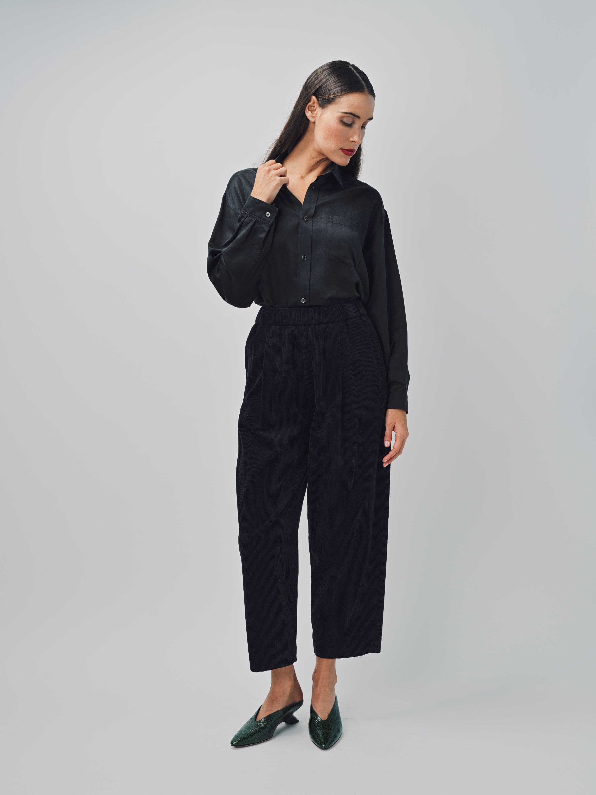 Arts & Science One Tuck Relaxed Pants Black/Navy / 0