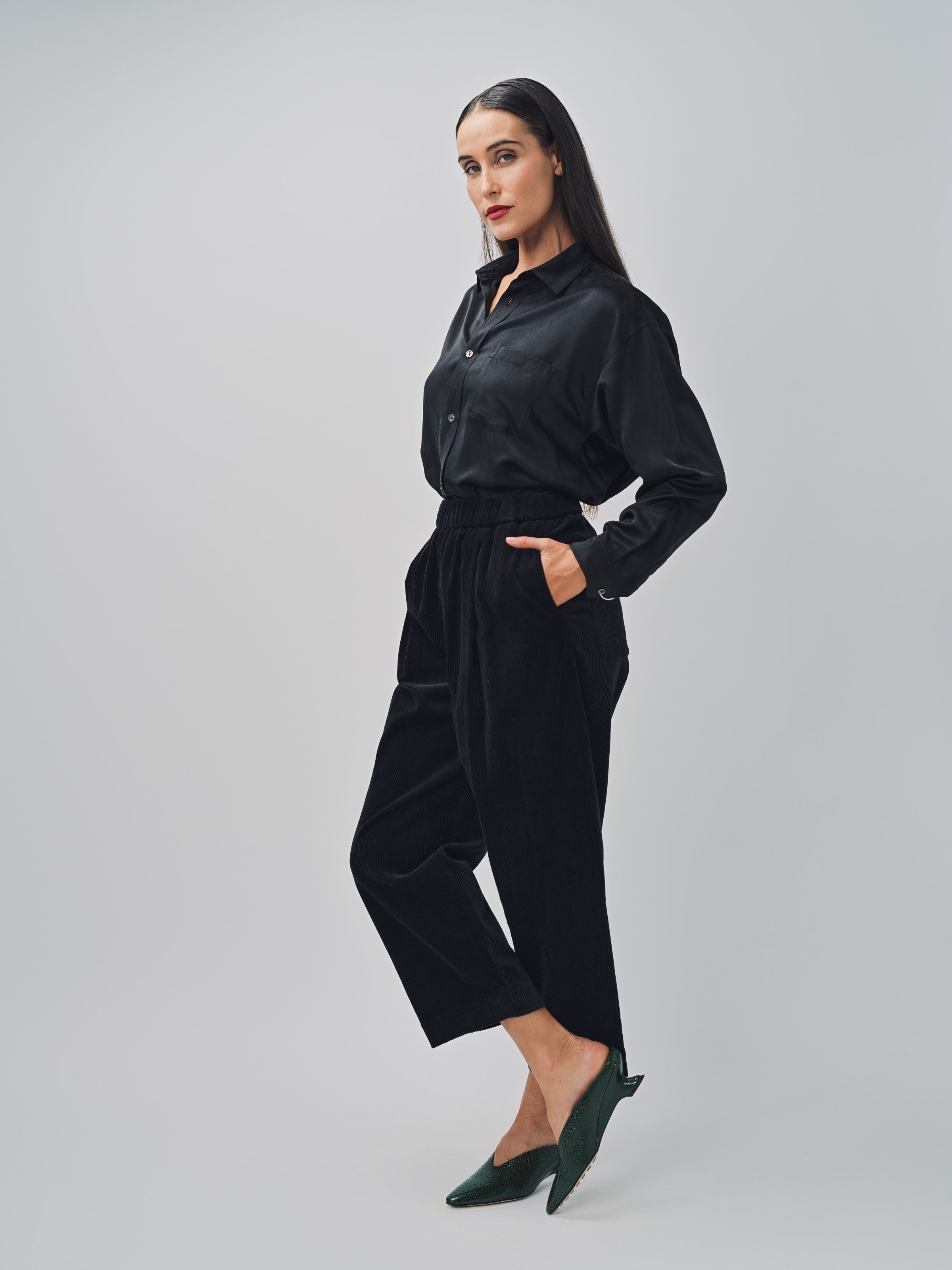 Arts & Science One Tuck Relaxed Pants Black/Navy / 0