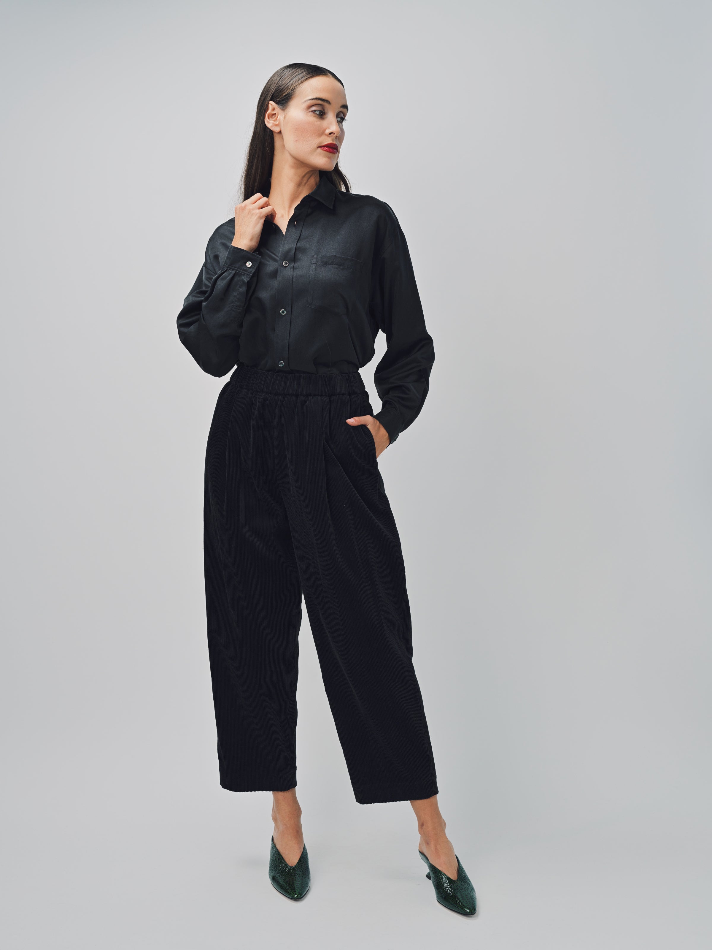 Arts & Science One Tuck Relaxed Pants Black/Navy / 0