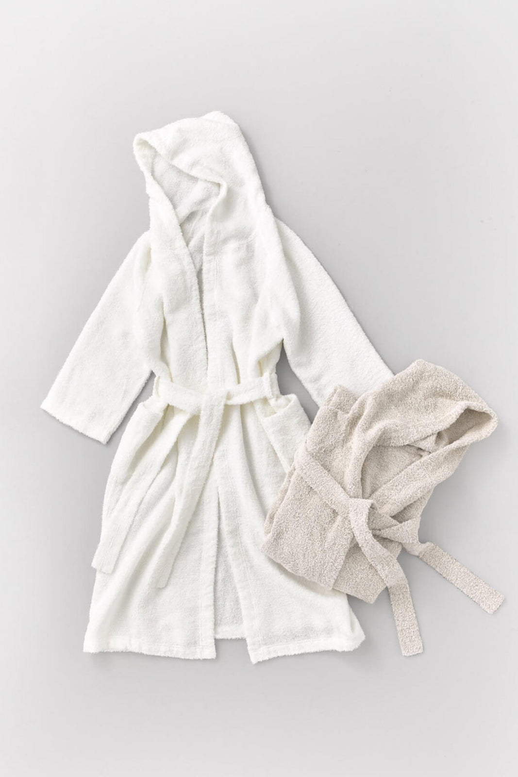 Arts-and-Science-hooded-bath-robe-white-amarees