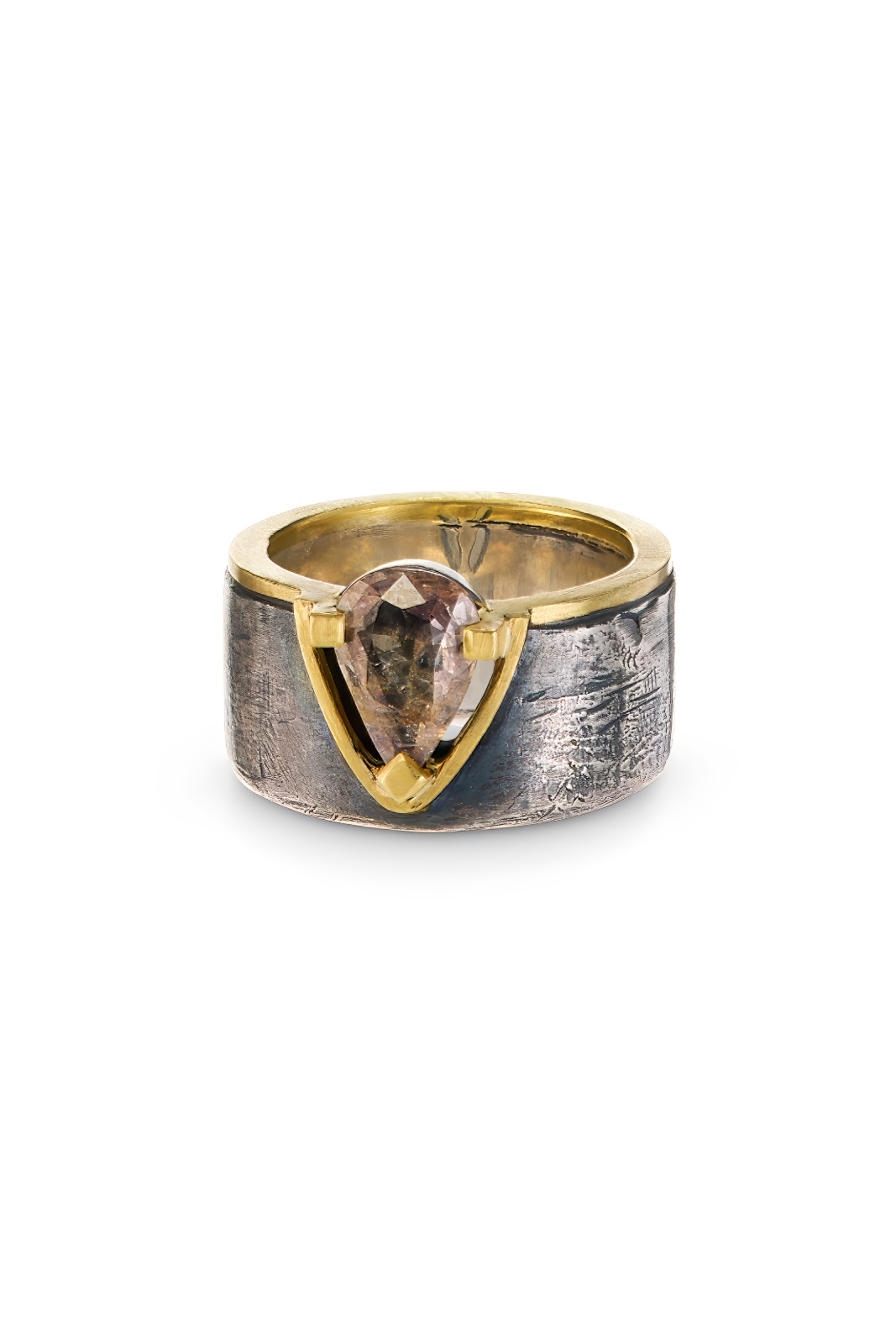 Adorned Cigar Band with Umba Sapphire