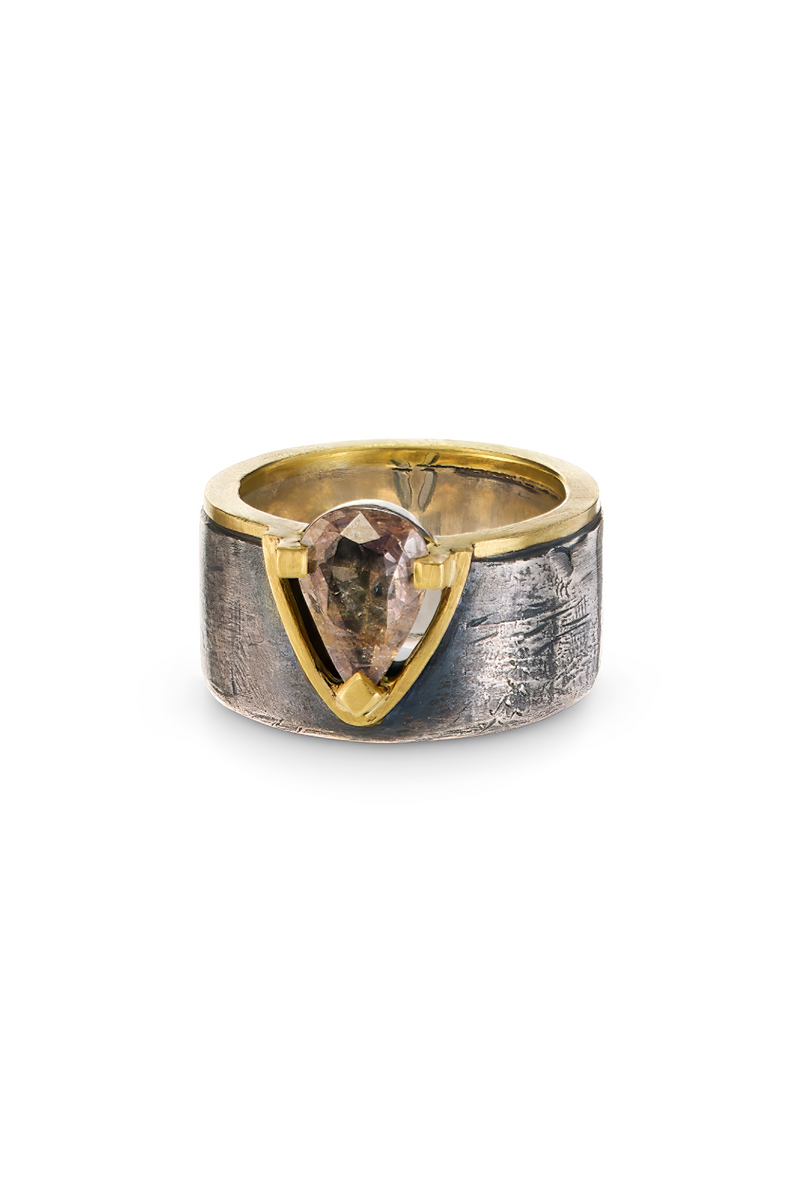 Adorned Cigar Band with Umba Sapphire
