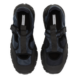 Aria Sneaker