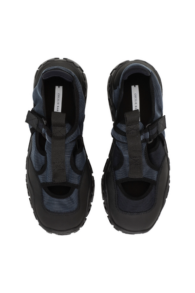 Aria Sneaker