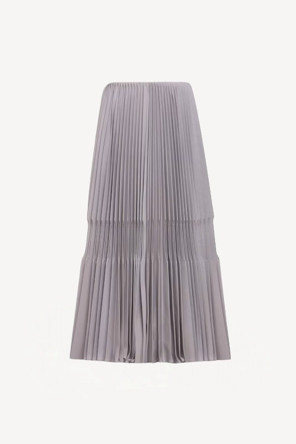 Front view of gris souris pleated skirt on white background, with no model shown.