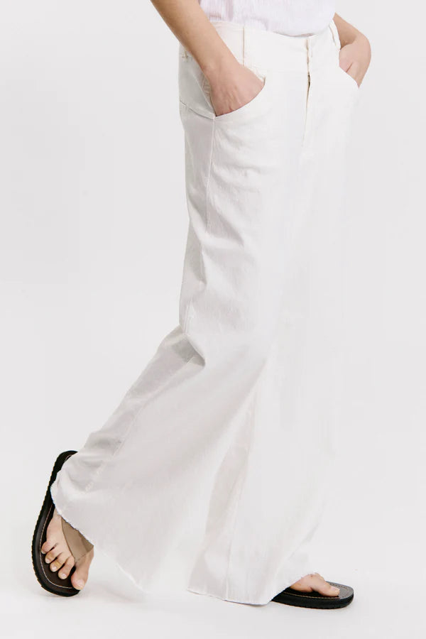 Wide-leg trousers with frayed bottom
