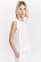 Wide-shouldered comfort fit tank top - White