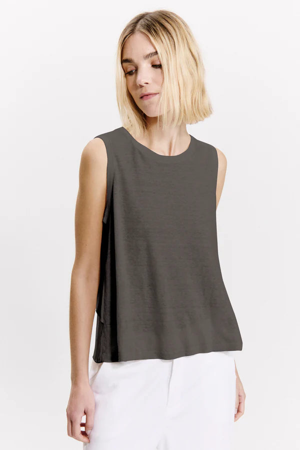 Wide-shouldered comfort fit tank top - Mud