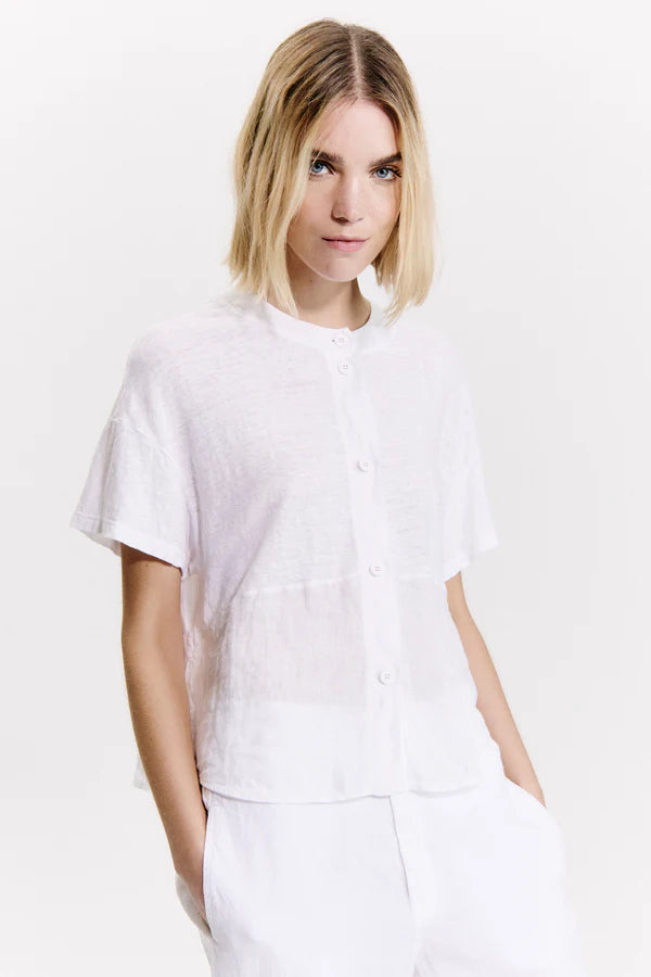Round-neck, half-sleeved t-shirt