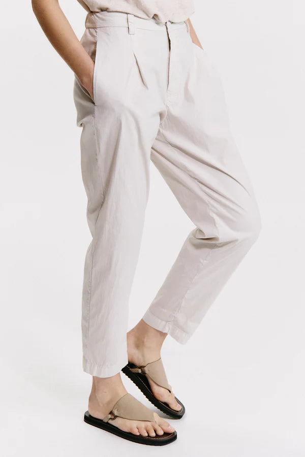 Comfort fit trousers with elastic in stretch cotton poplin