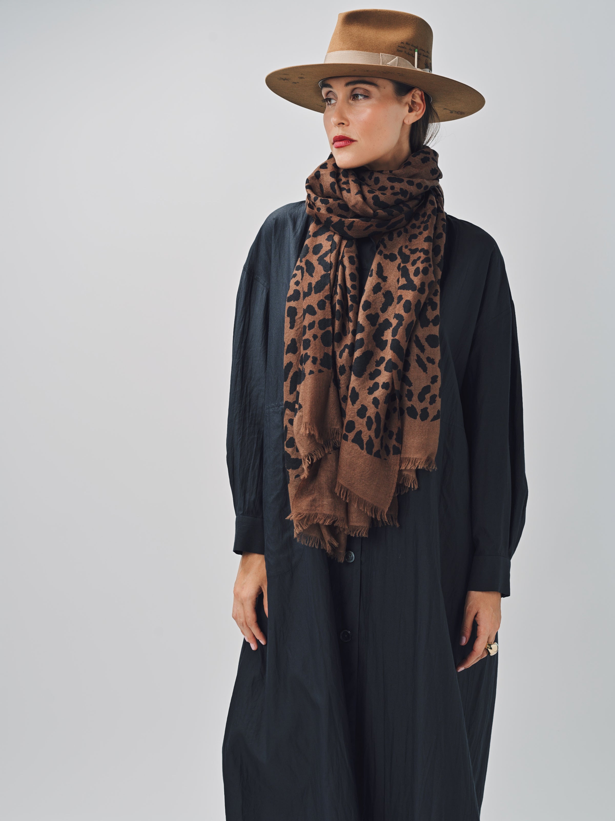 Denis Colomb Cheetah Toosh Shawl Tabac/Black / One size