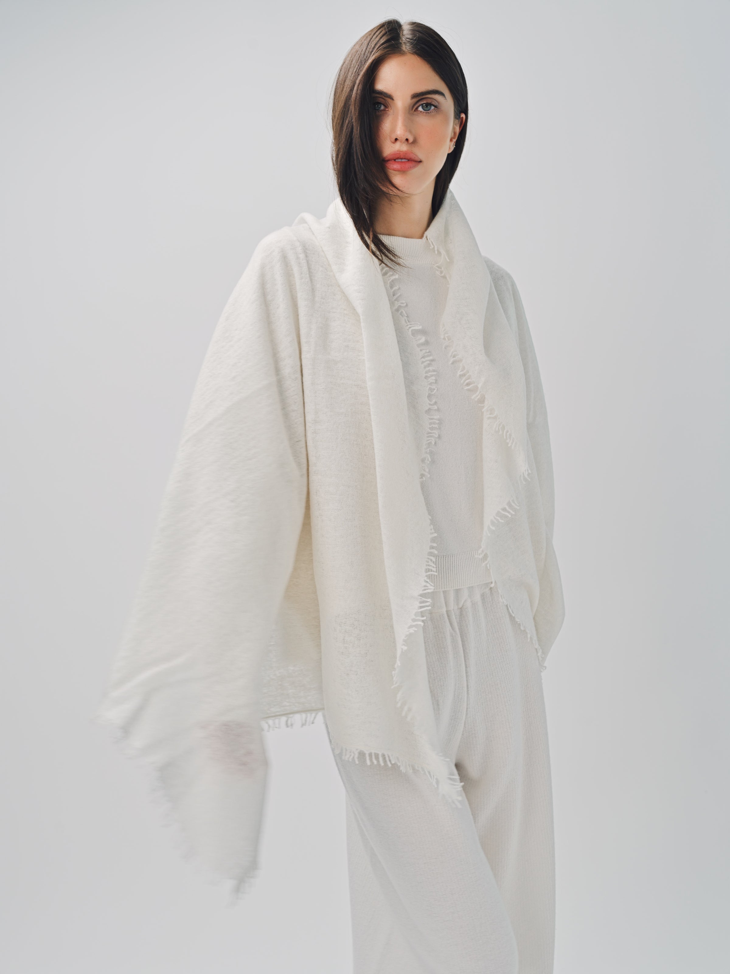 Denis Colomb Fuzzy Feutre Shawl White / One size