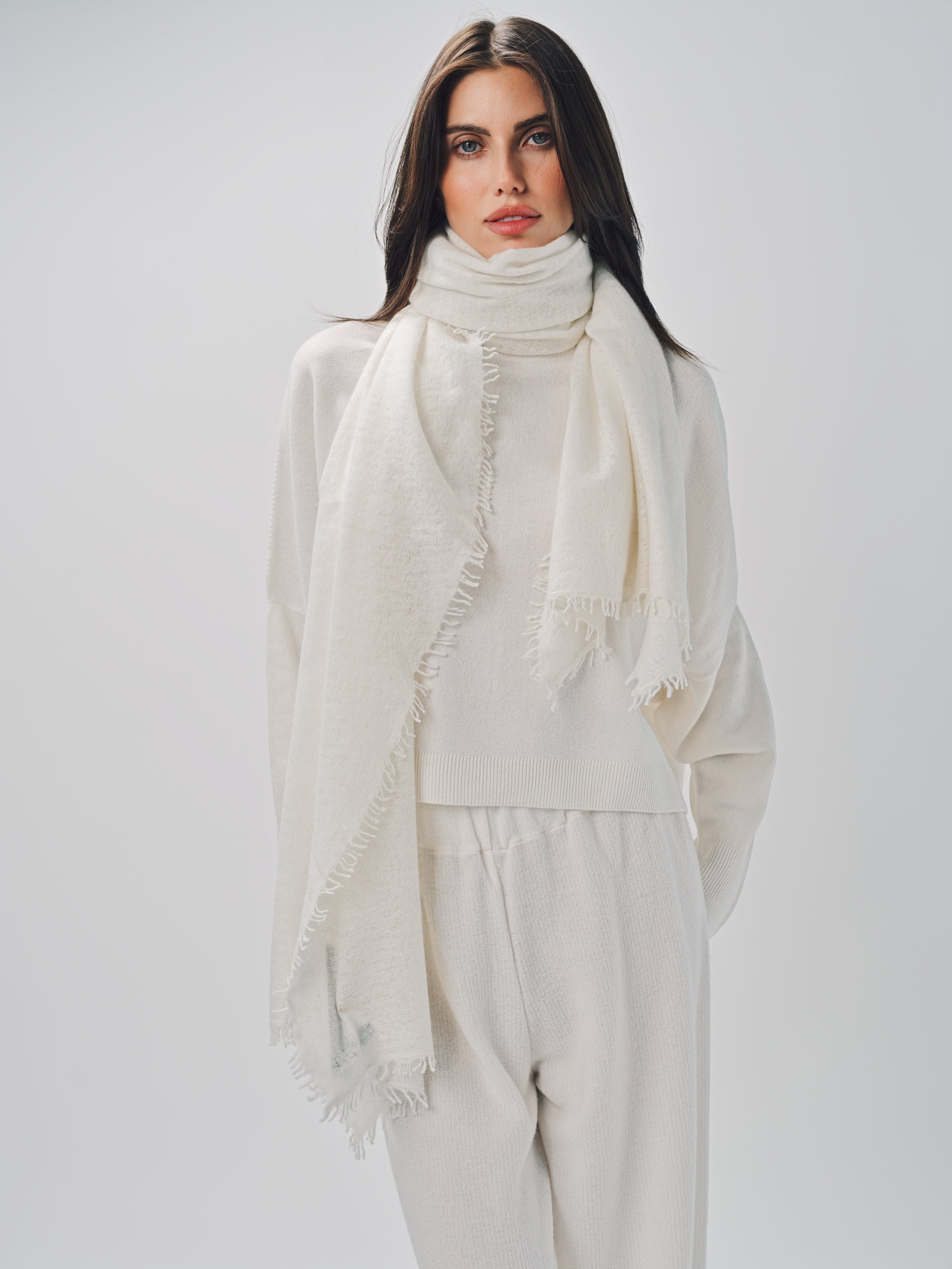 Denis Colomb Fuzzy Feutre Shawl White / One size