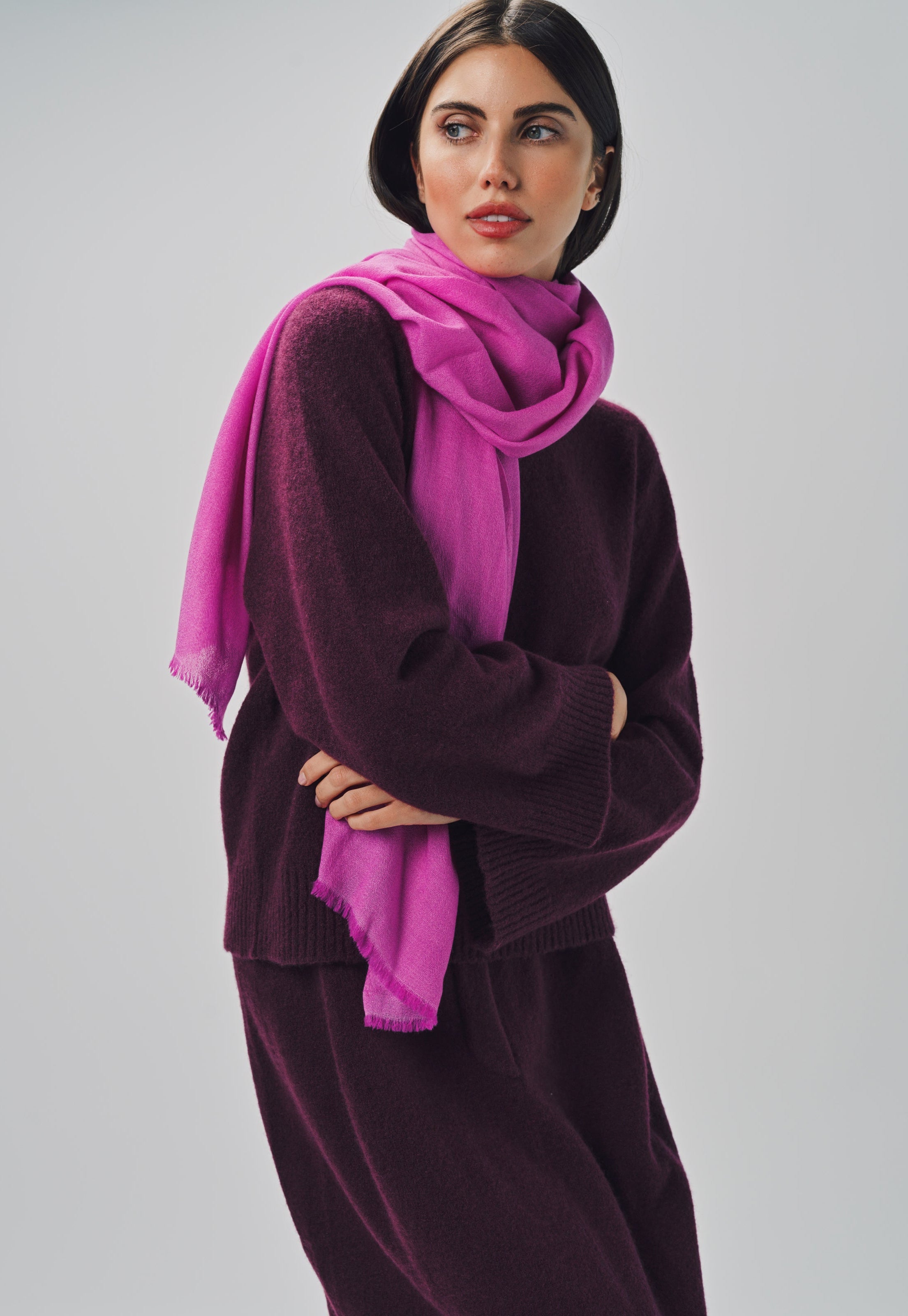 Denis Colomb Lunga Ta Stole Shocking Pink / One size