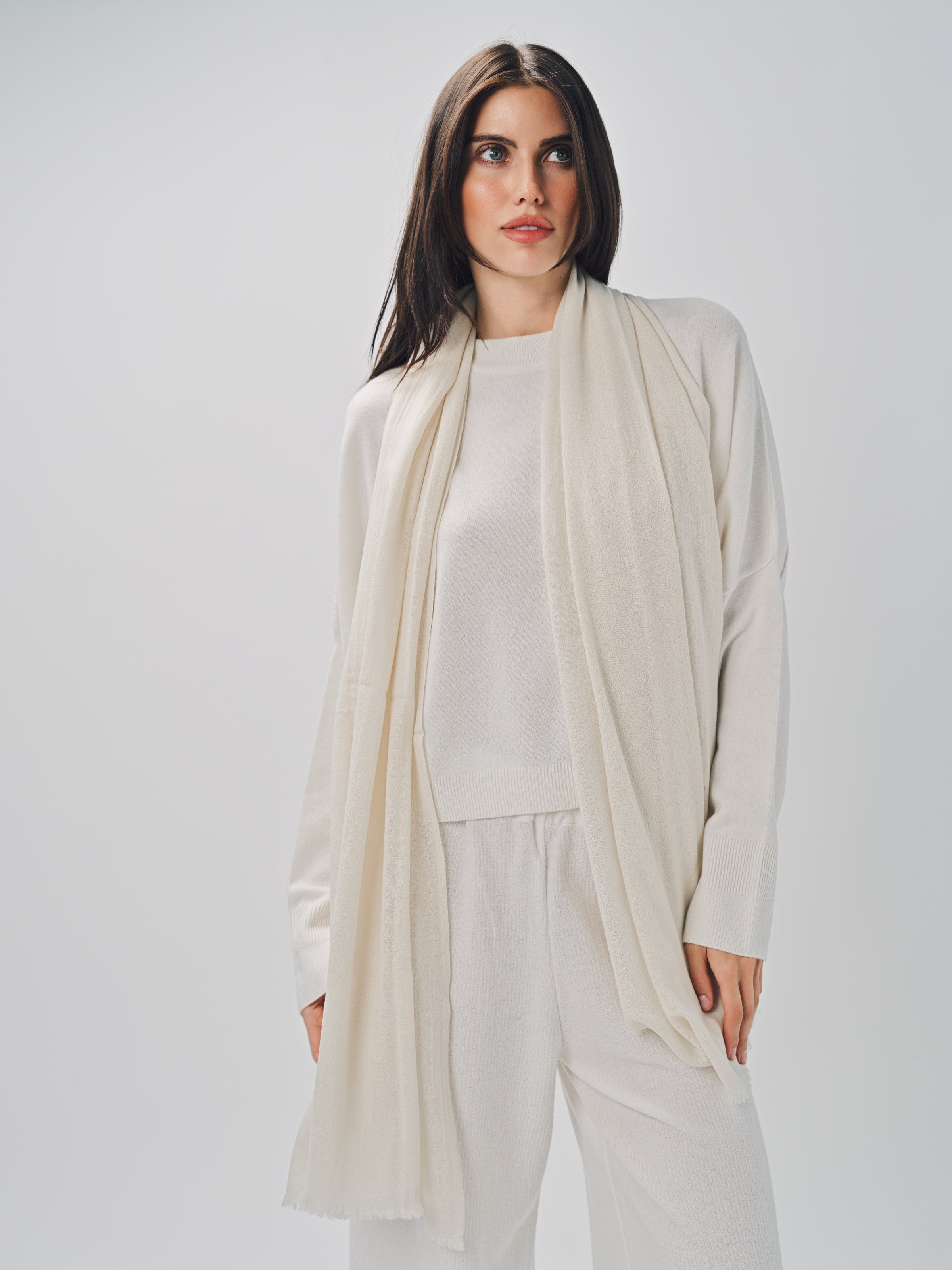 Denis Colomb Lunga Ta Stole White / One size