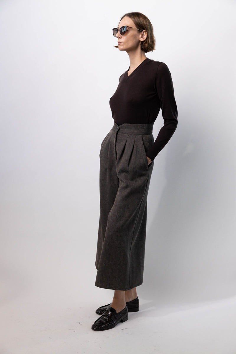 V-Neck Fitted Sweater