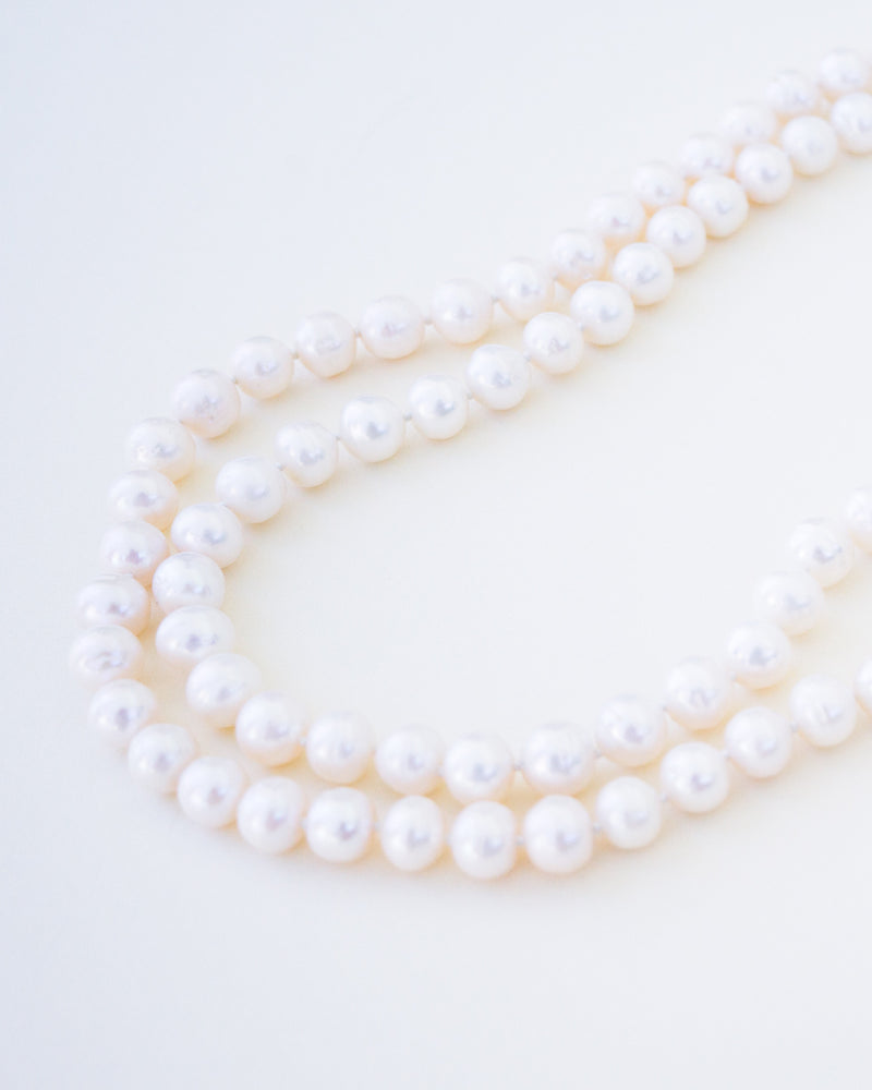Pearls Hand Knot Gold