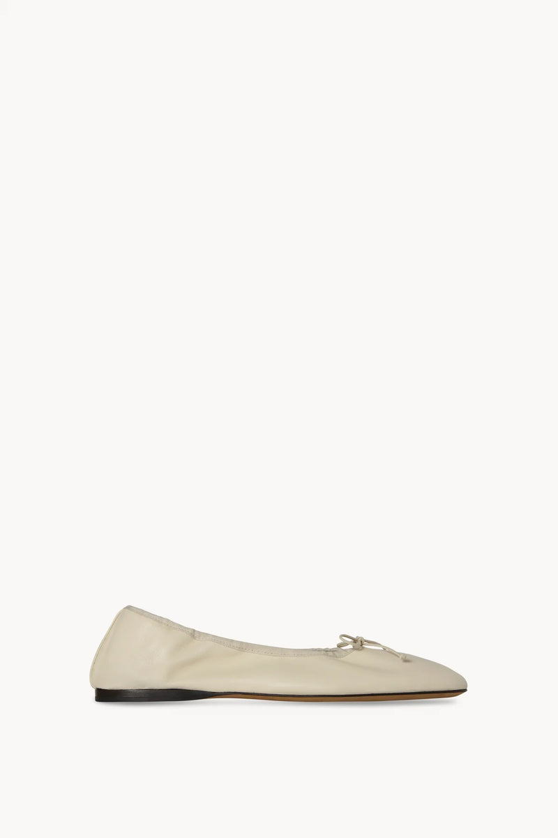 Awar Ballerina Flat in Leather in Light Beige