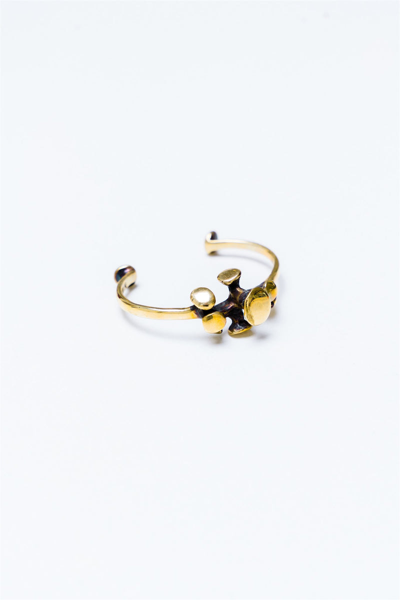 Lisa-Eisner-Jewelry-Classic-Spore-Cuff-No8-Amarees