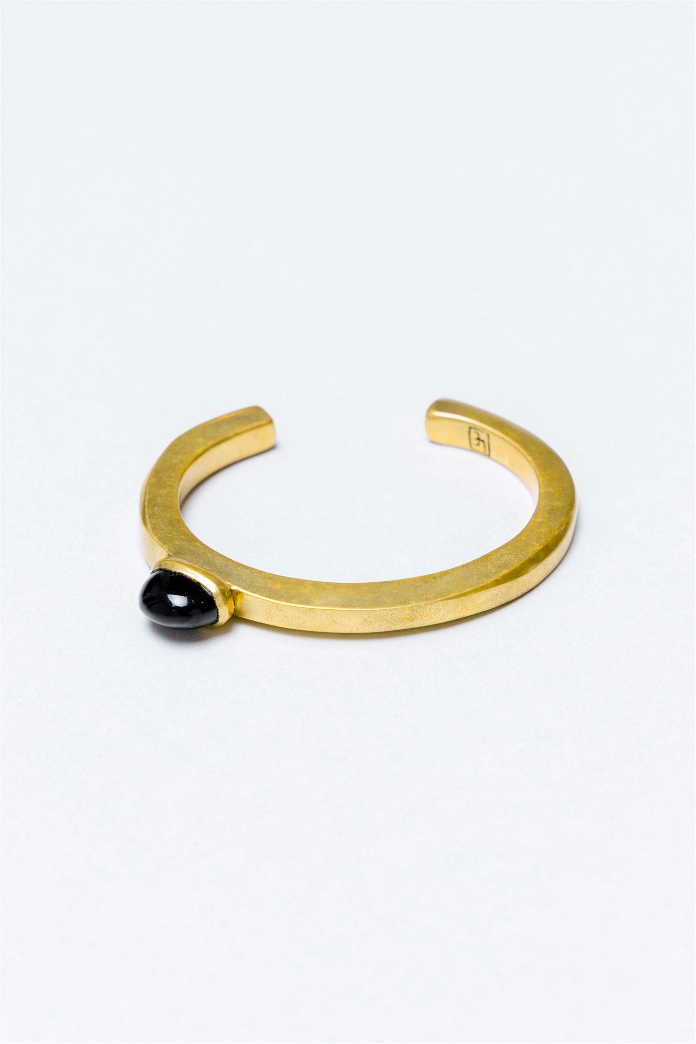 Lisa-Eisner-Jewelry-Black-Jade-Side-Bangle-Amarees