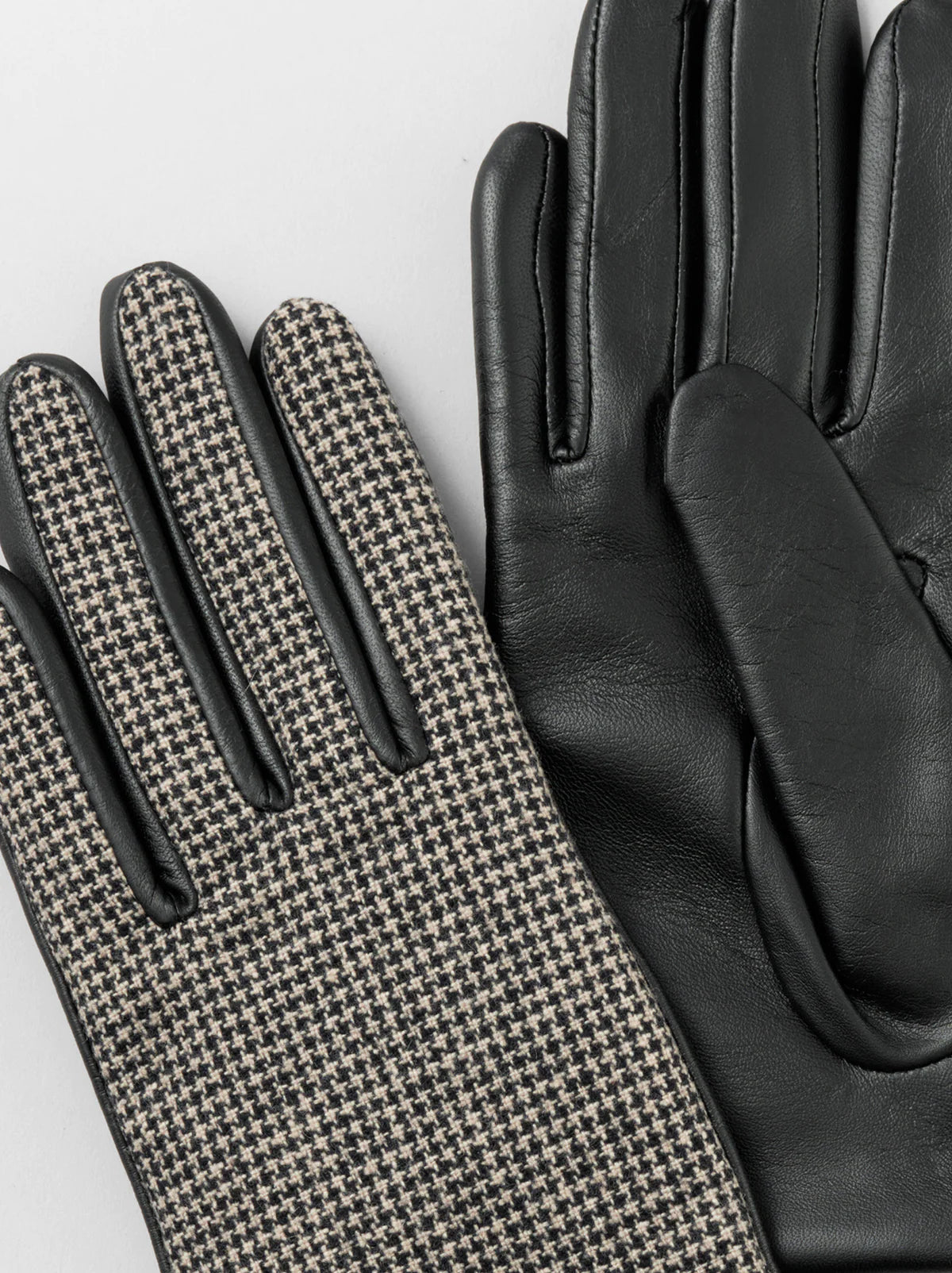 Arts-and-Science-combi-glove-black-amarees