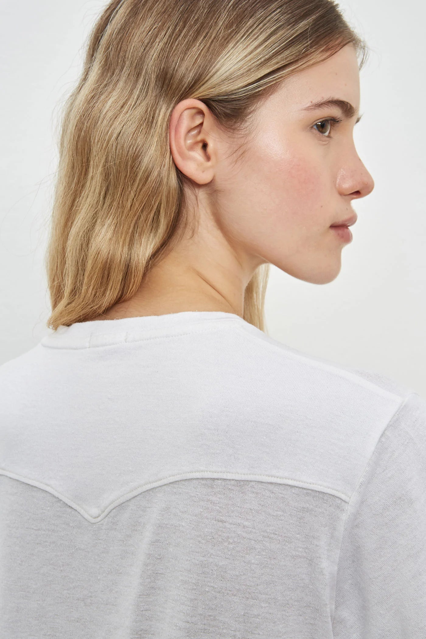 Flores V-Neck T-Shirt