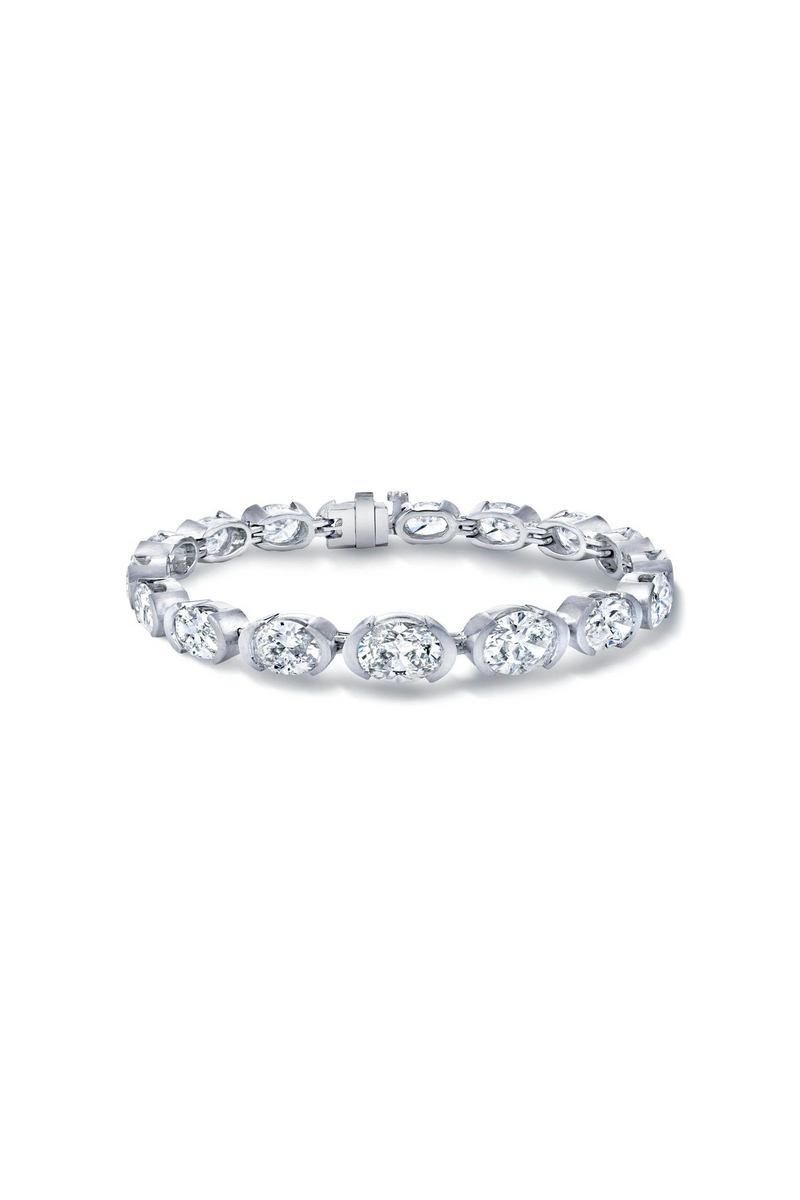 18K White Gold Oval Boomerang Bracelet