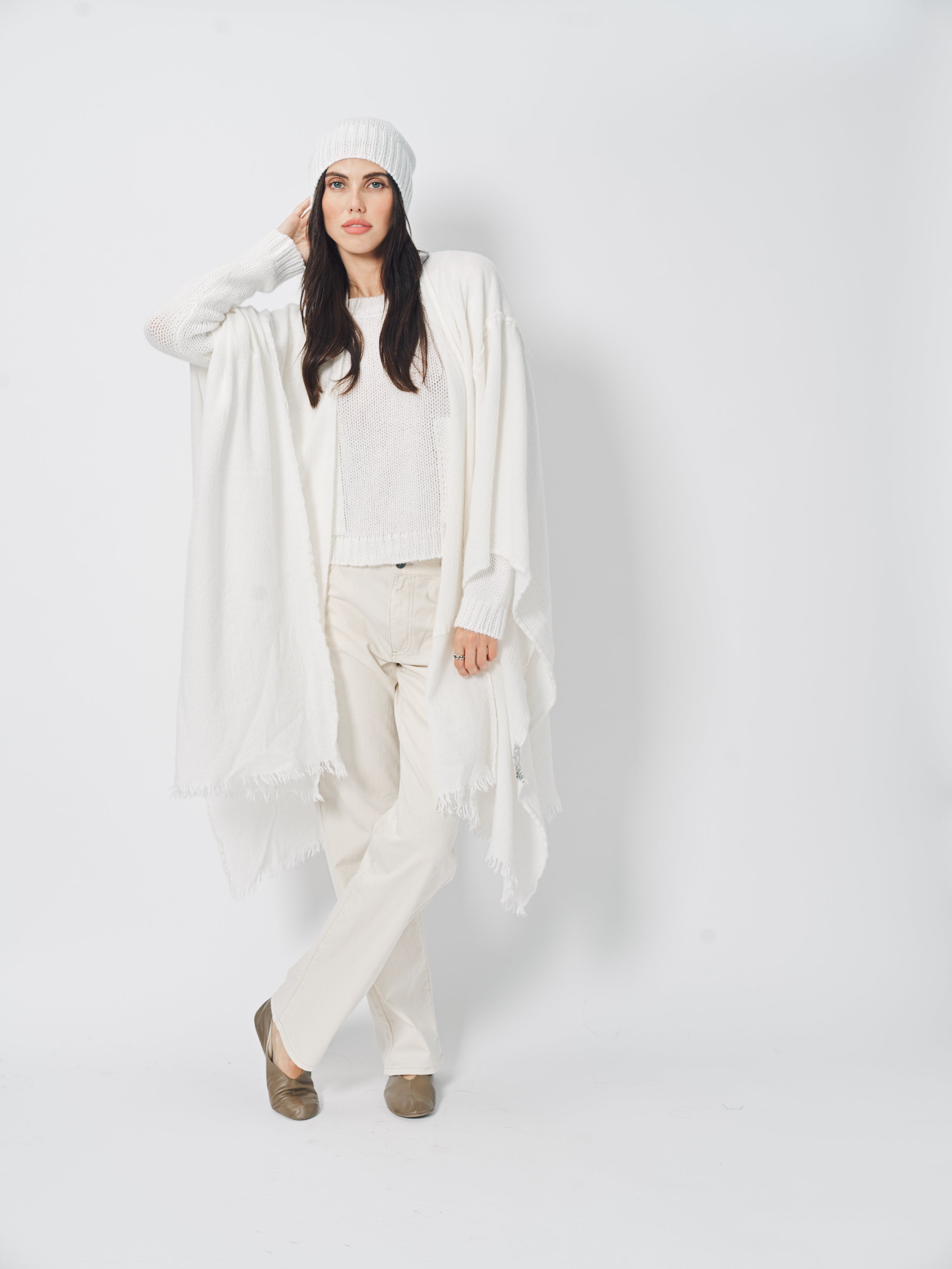 Private 0204 Pucco White / O/S