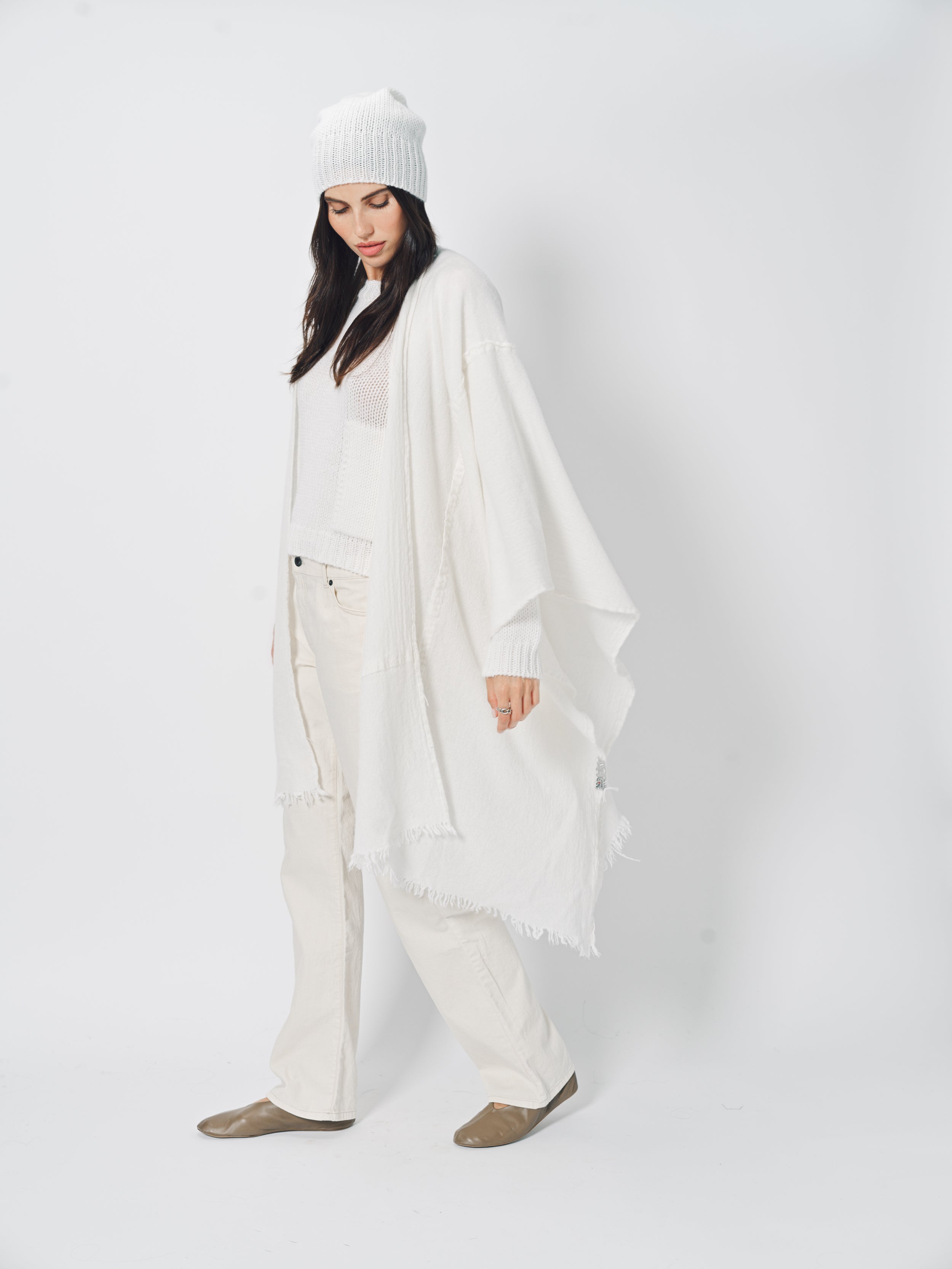 Private 0204 Pucco White / O/S