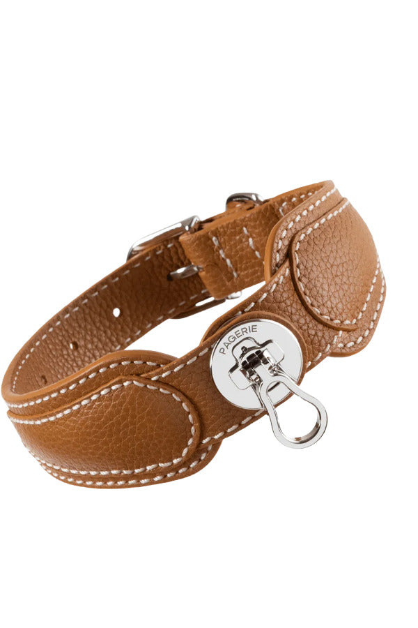 Front view of saddle the dorro collar on white background, with no model shown.