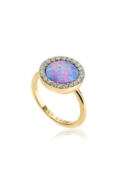 18k Yellow Gold, Opal & Diamonds Ring