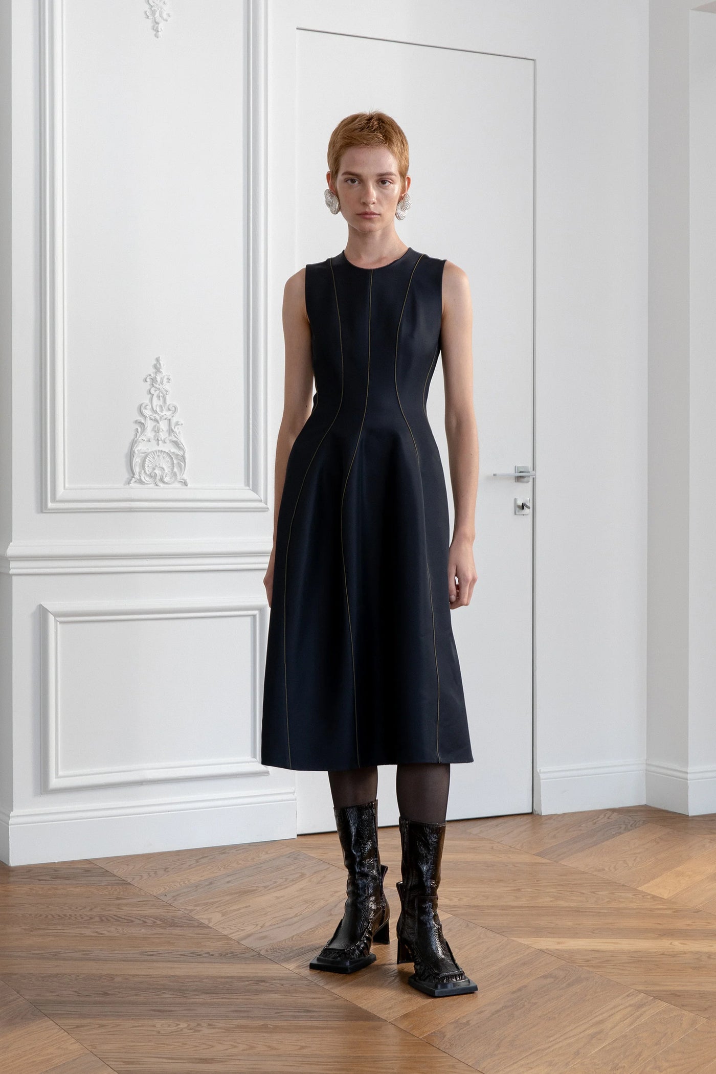 Maison-Rabih-Kayrouz-Technico-cady-short-dress-nacy-amarees