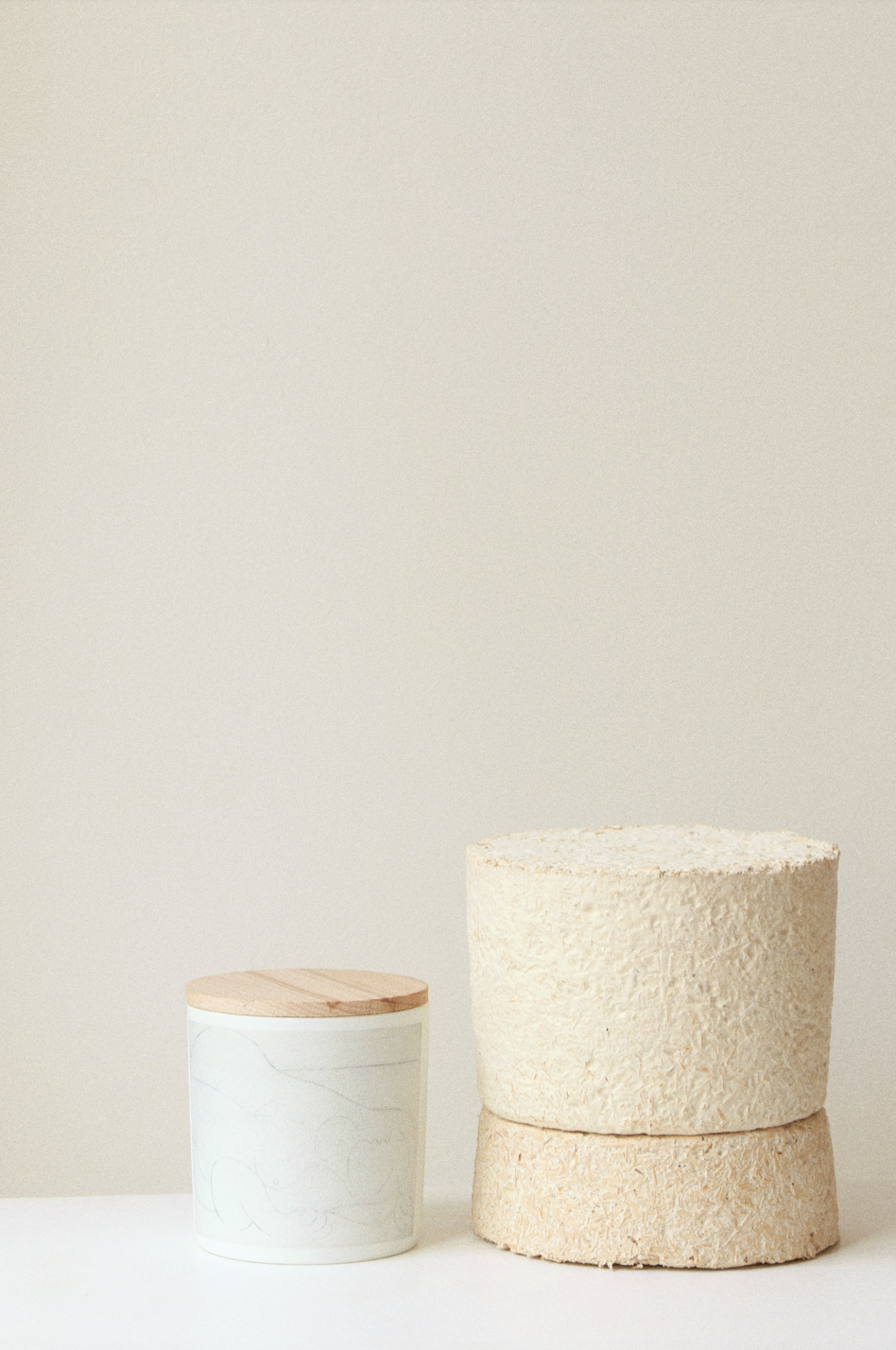 amen-candles-picasso-amber-scented-candle-amarees