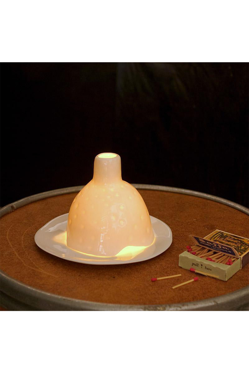 tse-tse-riddled-glazed-night-igloo-porcelain-amarees