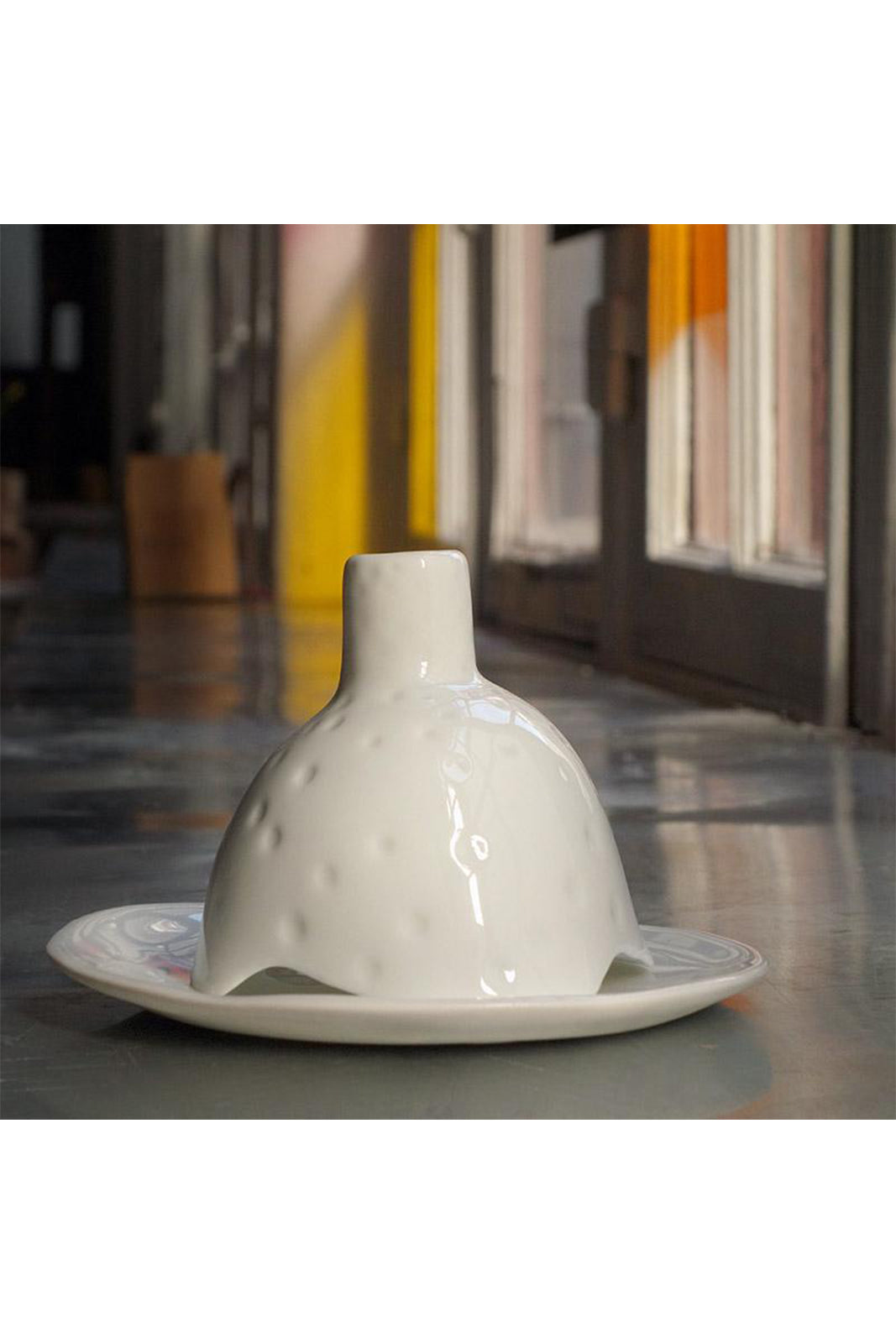 tse-tse-riddled-glazed-night-igloo-porcelain-amarees