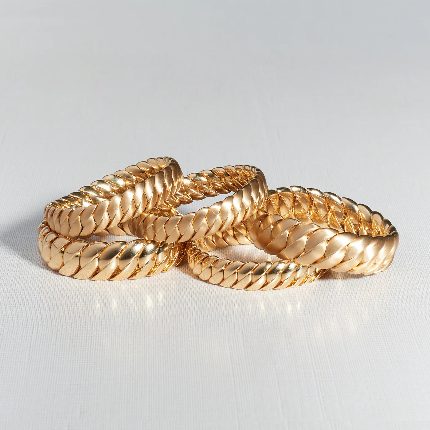 18K Yellow Gold Narrow Stretch Wave Bracelet