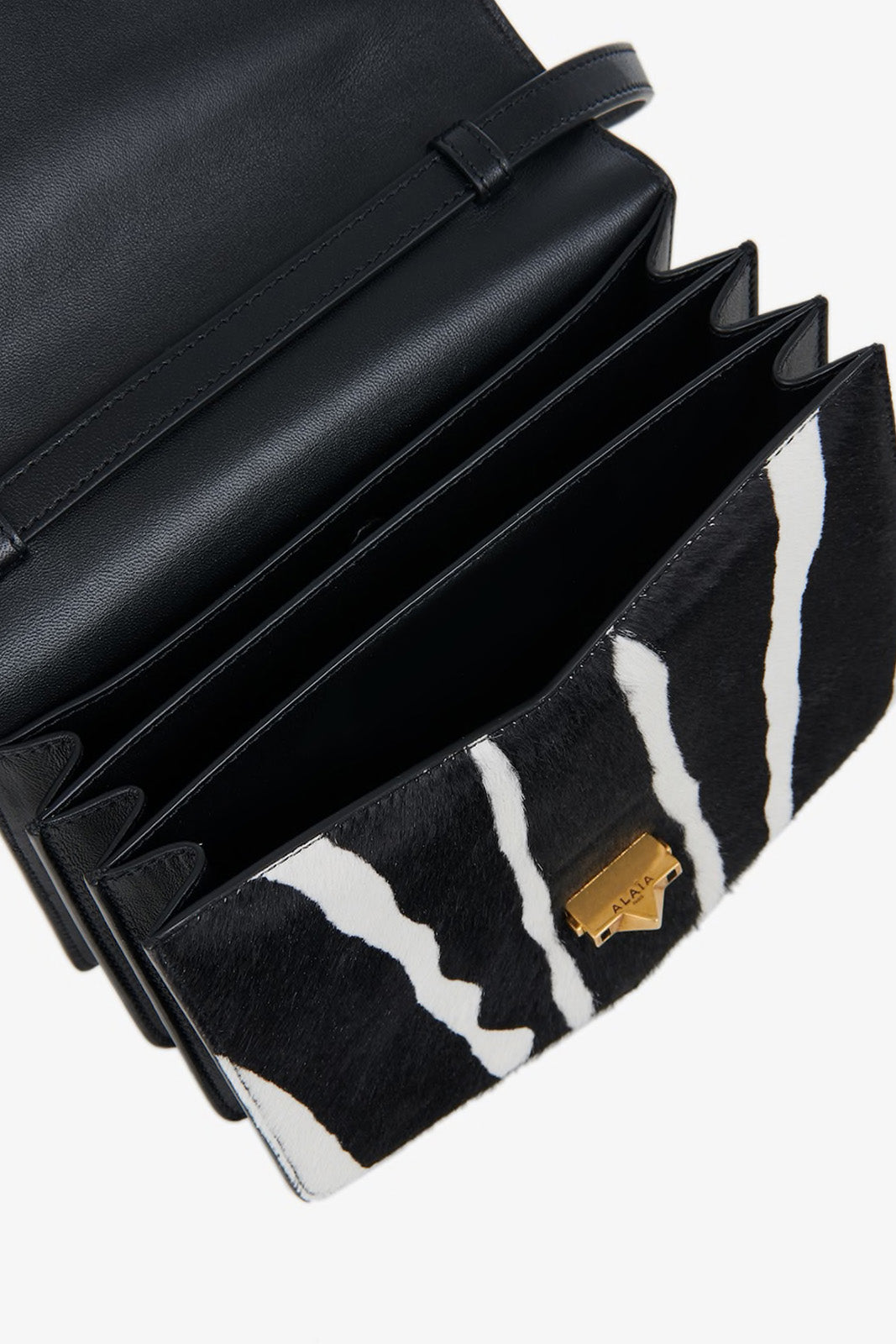 alaia-le-poapa-zebra-bag-black-and-white-amarees