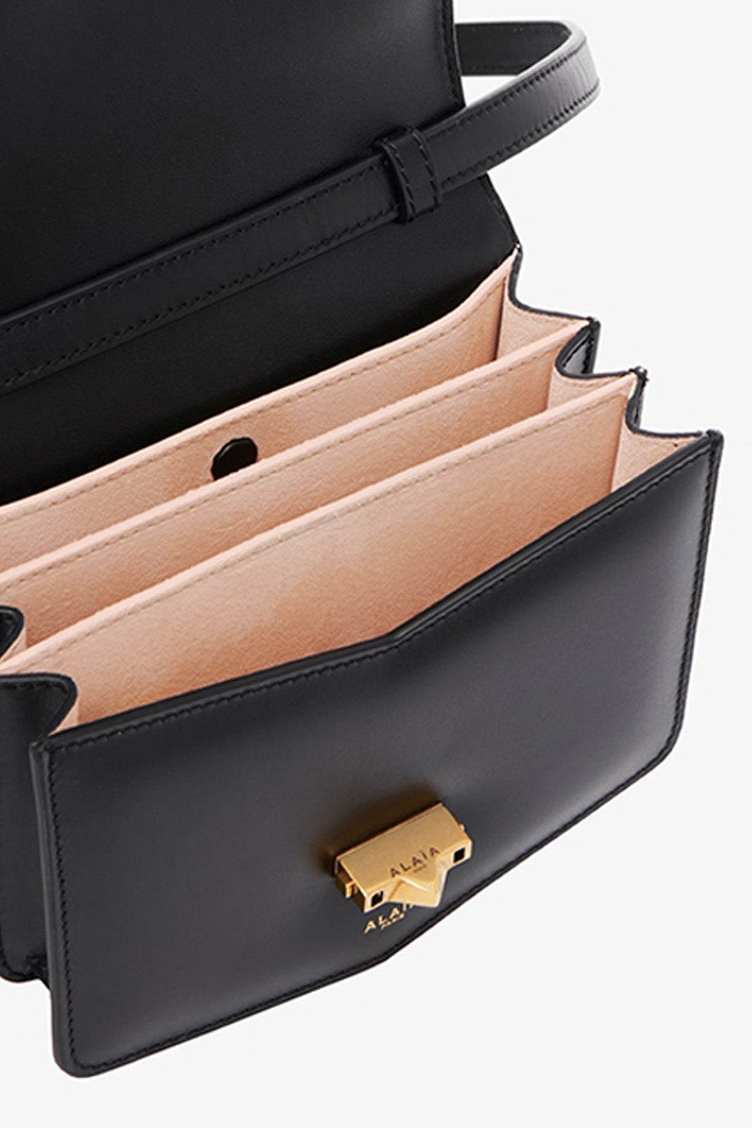 alaia-le-papa-small-bag-black-amarees