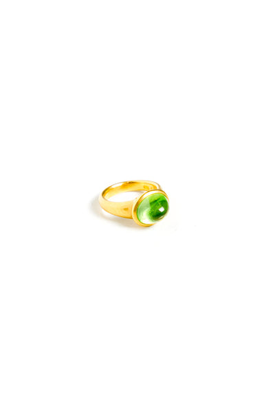  DARLENE-DE-SEDLE-22k-yellow-gold-peridot-high-dome-ring-amarees