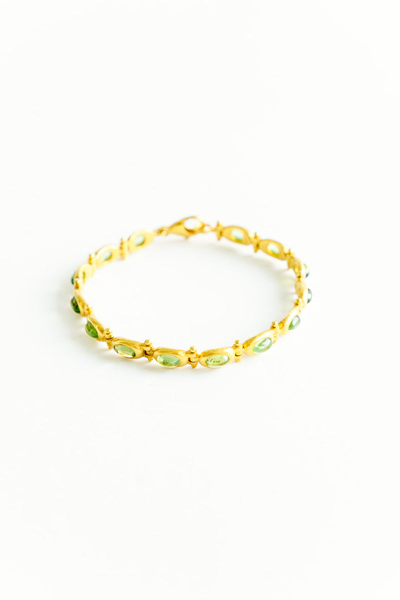 22K Yellow Gold Cabochon Peridot Bracelet