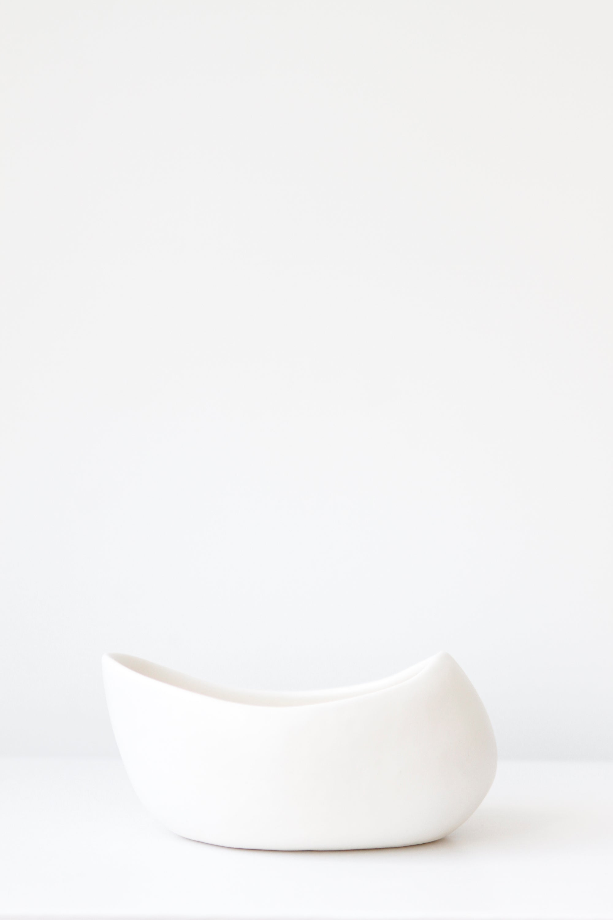 Luz Candle White Glazed
