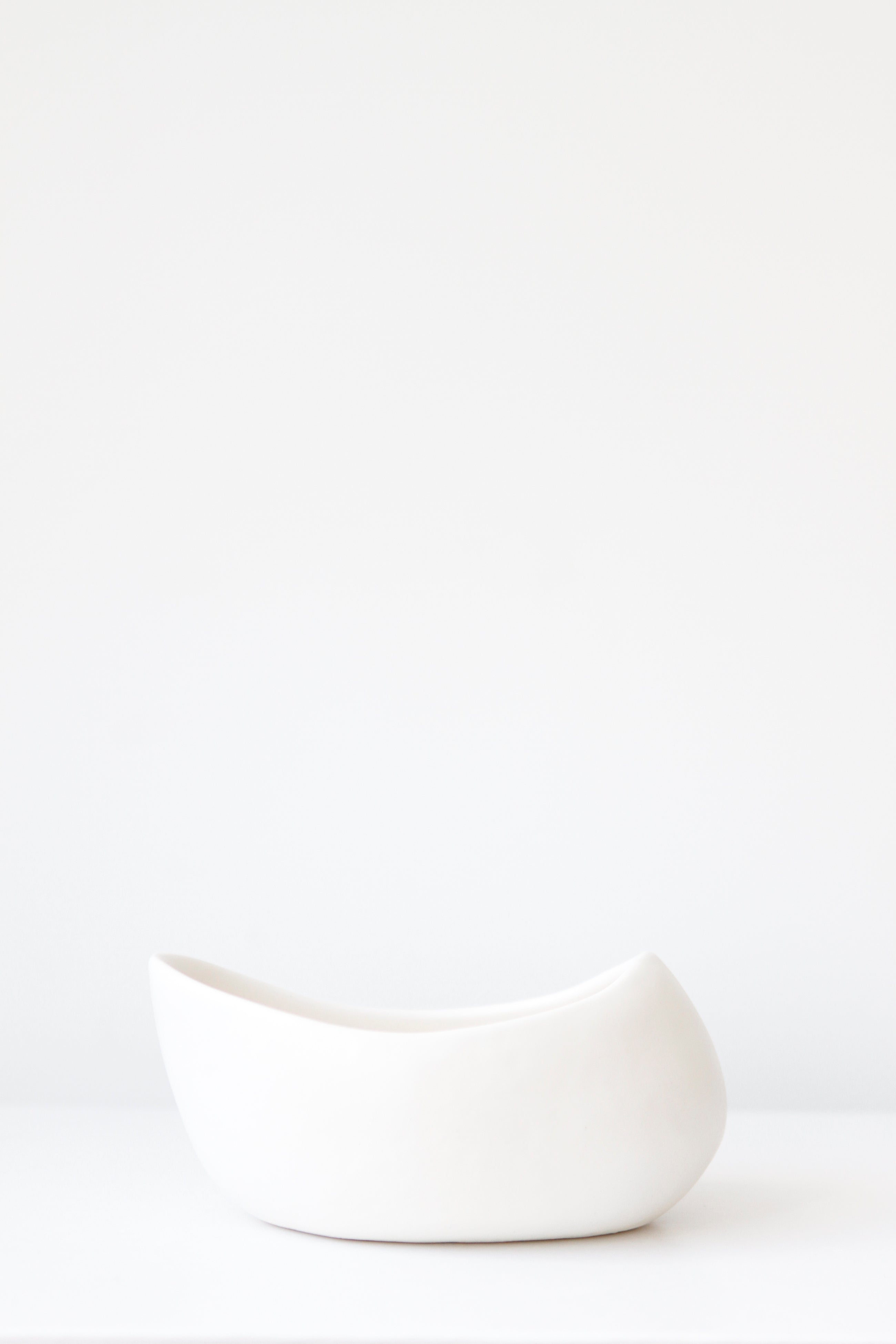 Luz Candle White Glazed